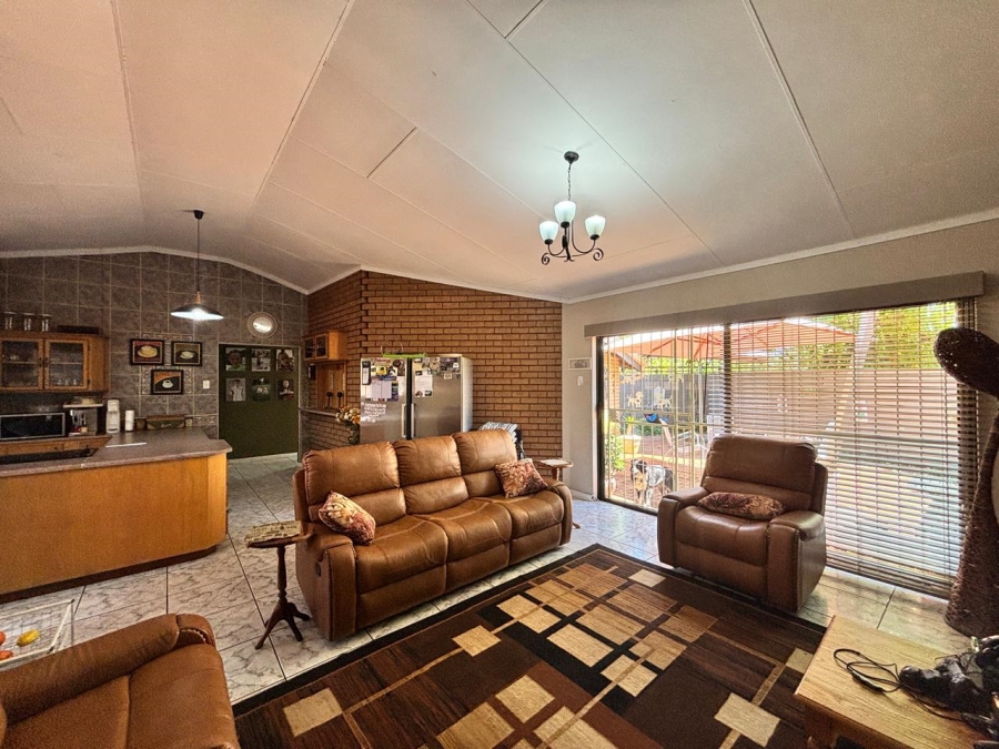 3 Bedroom Property for Sale in Mooivallei Park North West